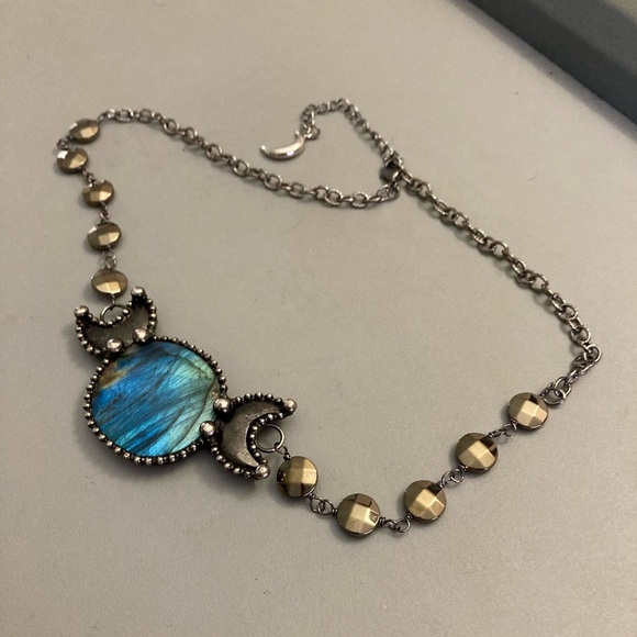 Natural blue iridescent flash labradorite gemstone triple moon goddess necklace - Picture 8 of 13